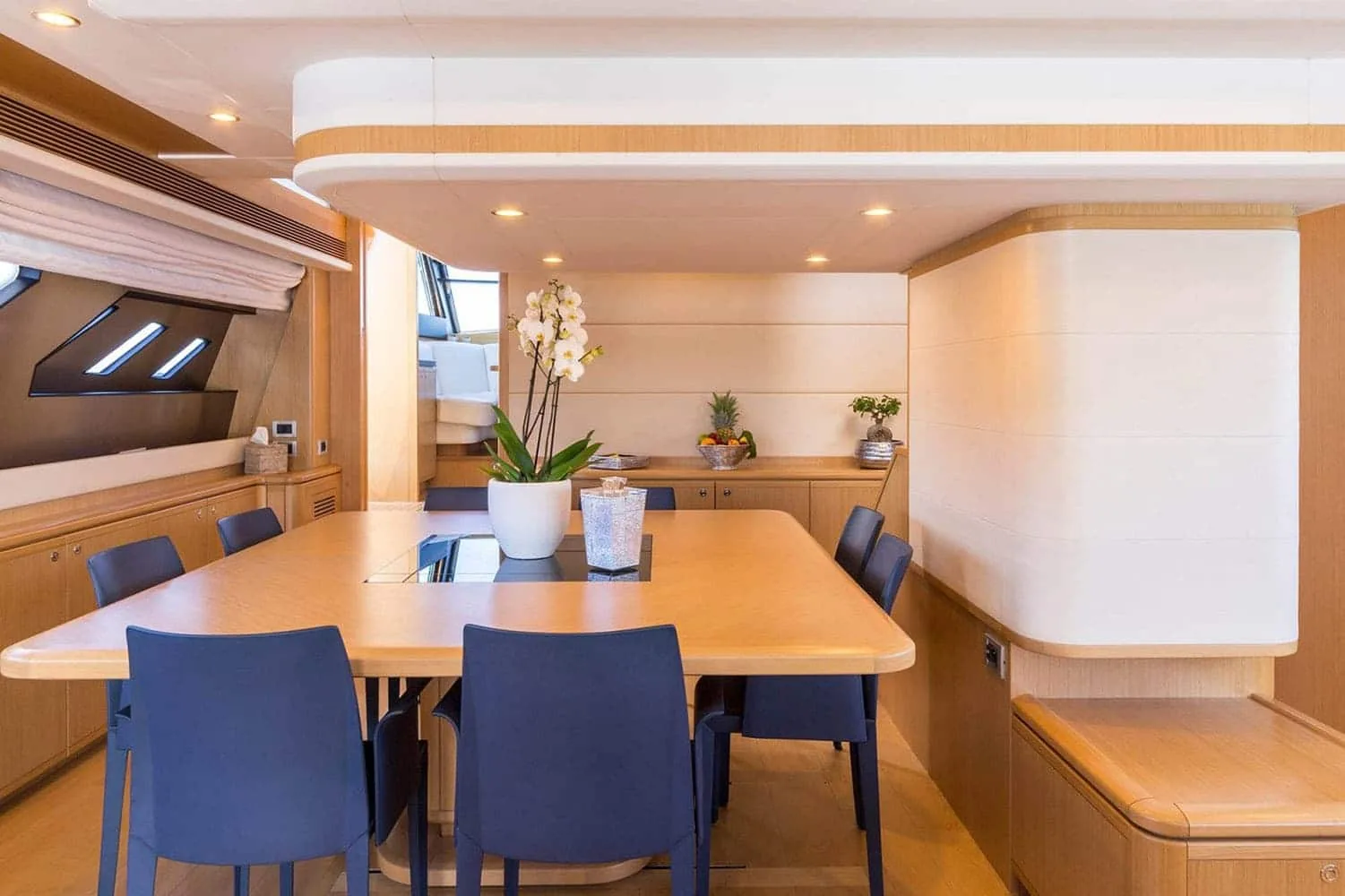 PORTHOS - photo 17 yacht charter Cannes