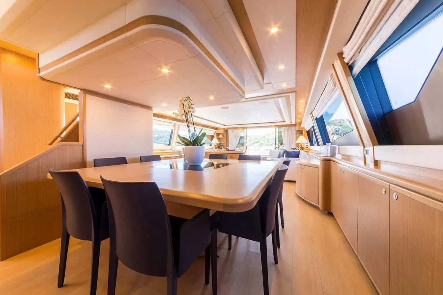 PORTHOS - photo 24 yacht charter Cannes