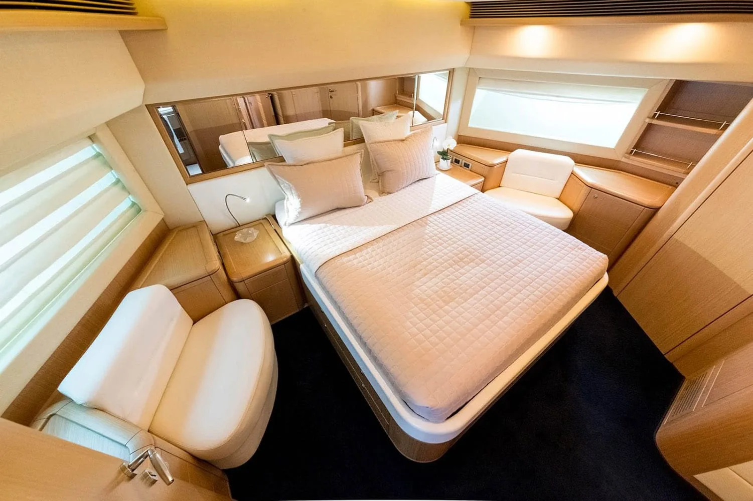 PORTHOS - photo 32 yacht charter Cannes