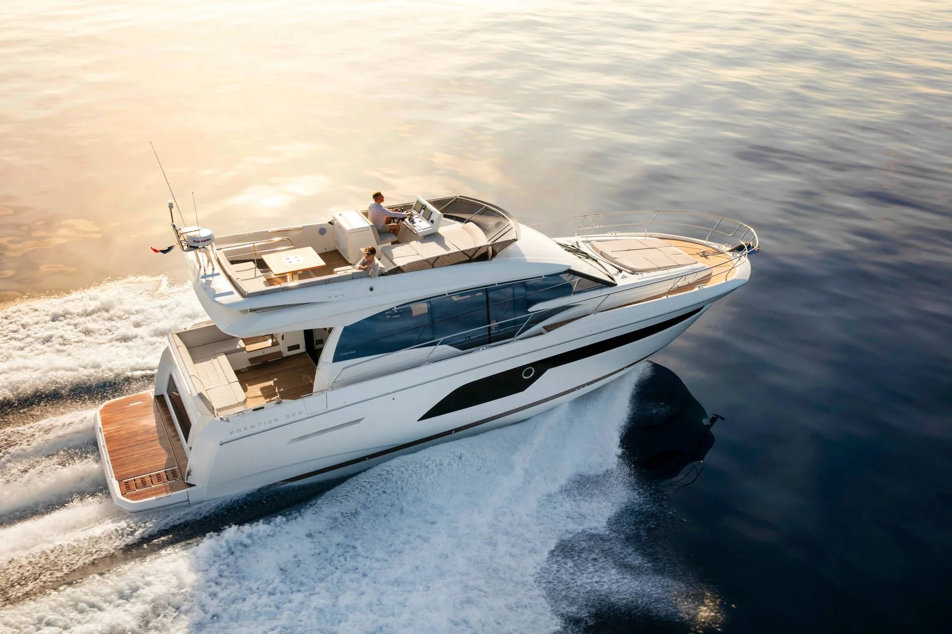 Prestige 520 Fly — photo 2 location yacht Cannes