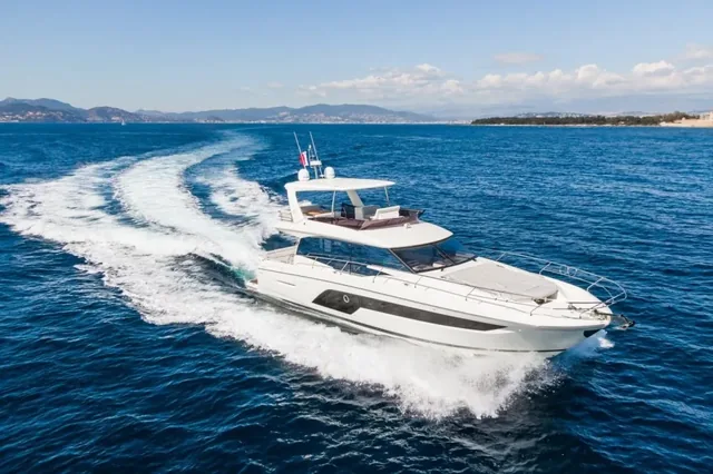 Prestige 590, location yacht Cannes