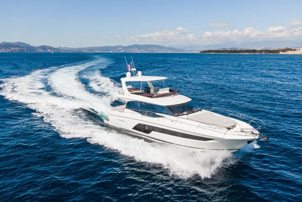 Prestige 590 — photo 2 location yacht Cannes
