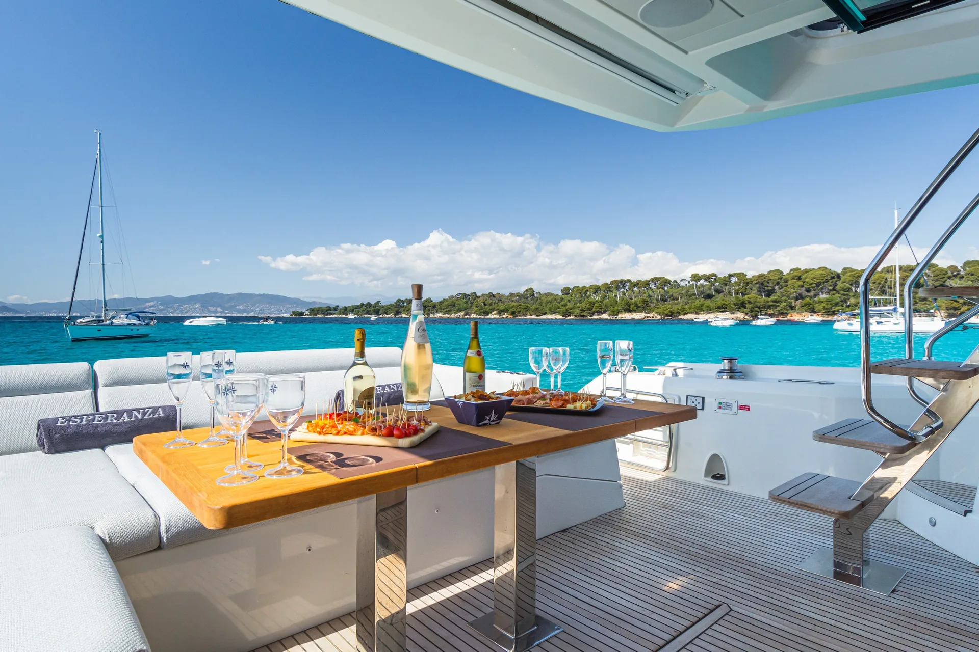 Prestige 590 — photo 6 location yacht Cannes