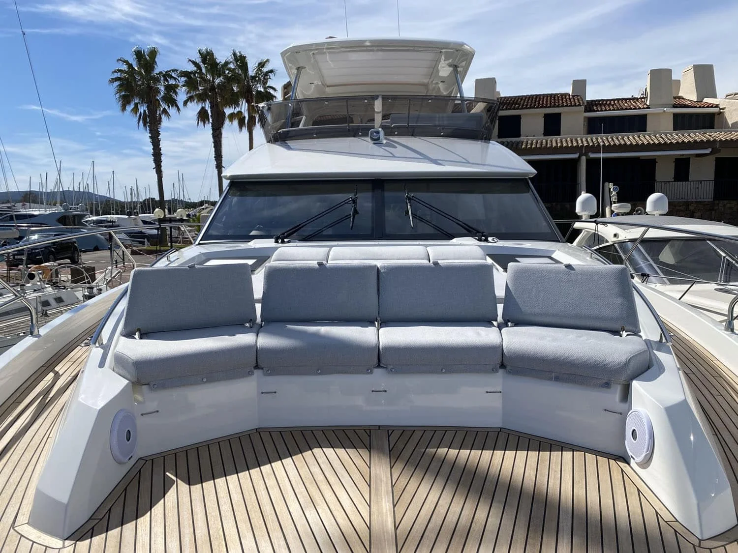 Prestige 630 Fly, photo 3 location yacht Cannes