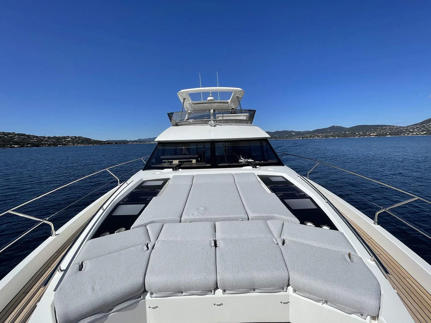 Prestige 630 Fly, photo 4 location yacht Cannes