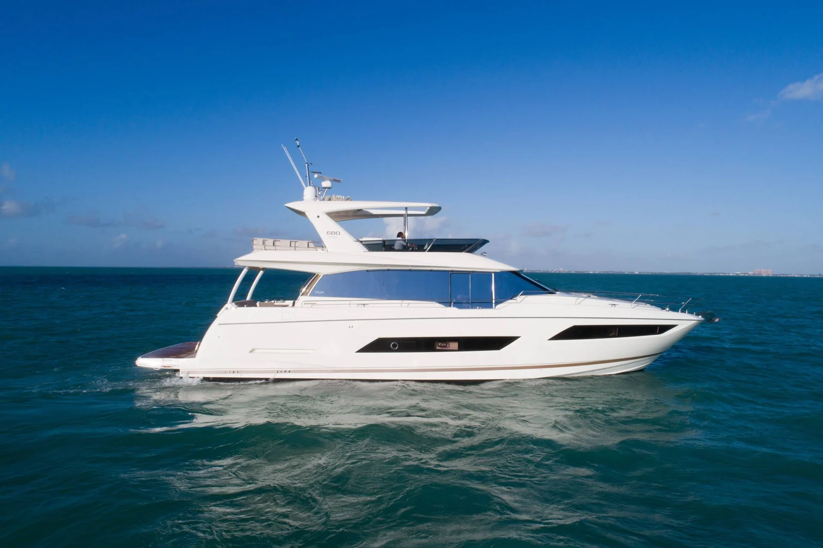 Prestige 680, photo 6 location yacht Cannes