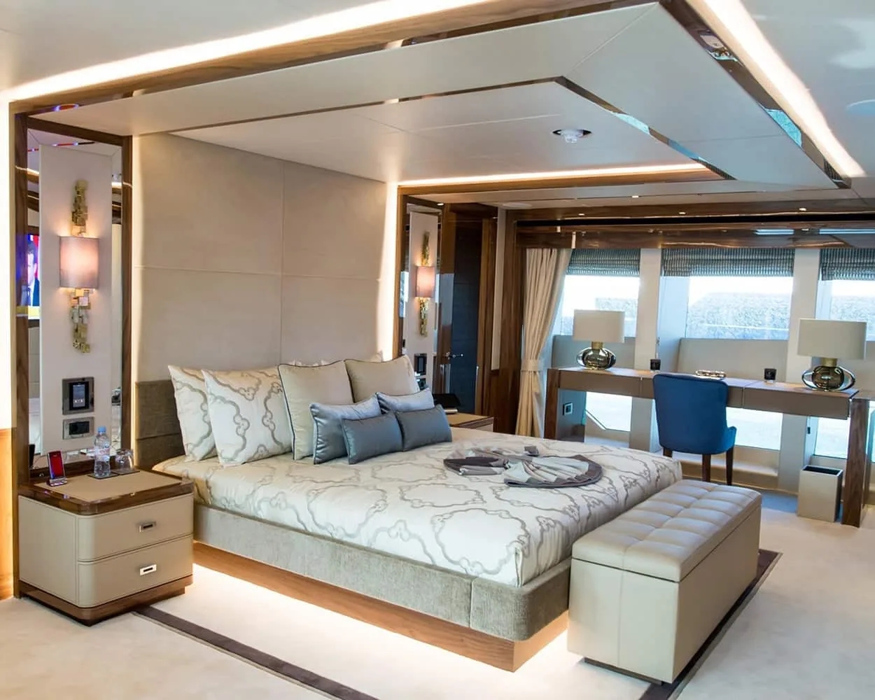 PRINCESS AVK - photo 21 yacht charter Cannes