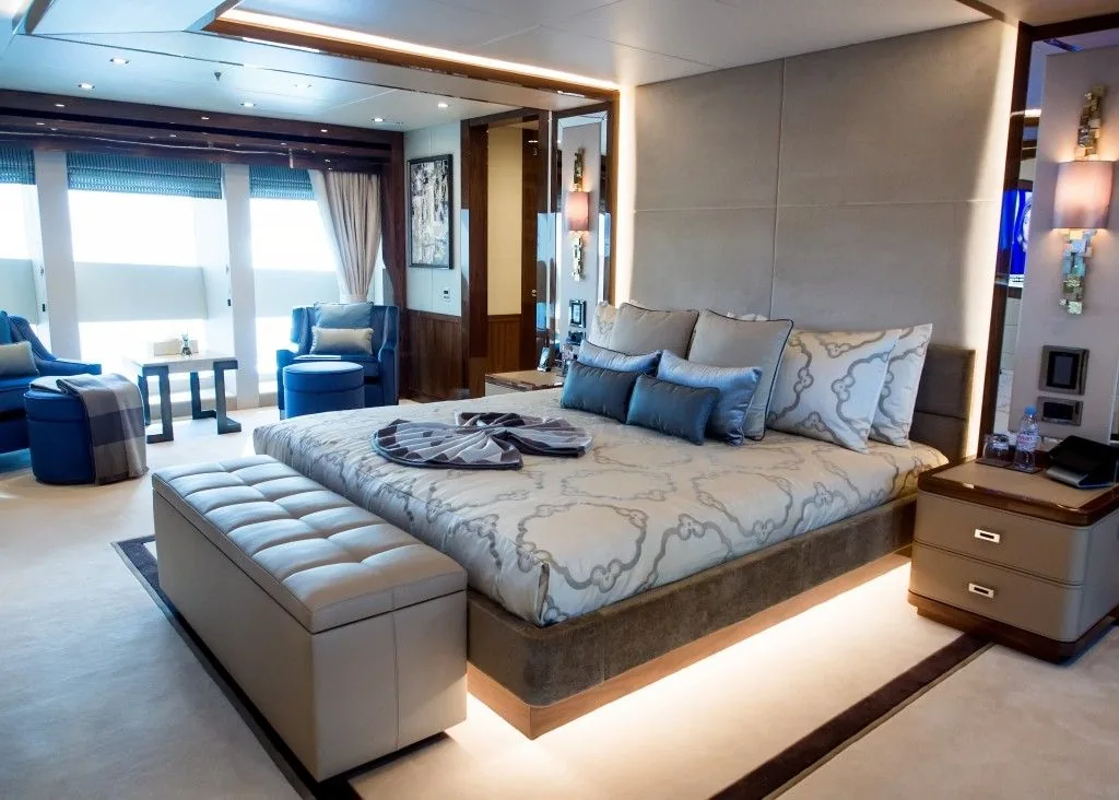 PRINCESS AVK - photo 23 yacht charter Cannes