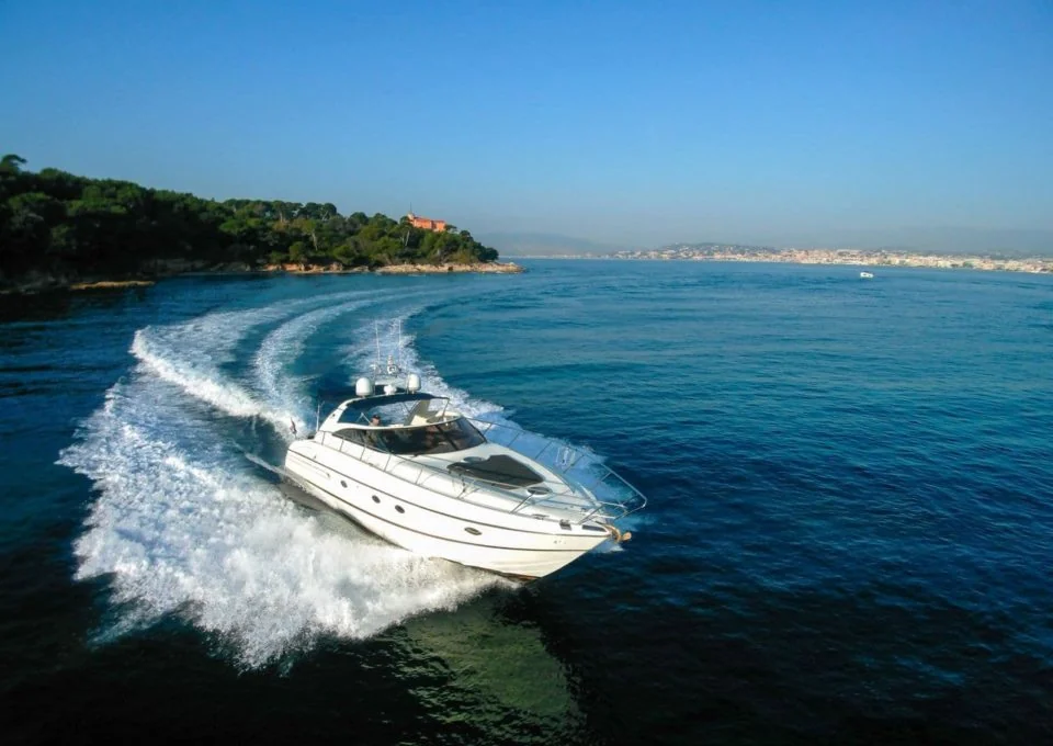 Princess V50, photo 3 location yacht Cannes