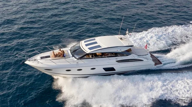 Princess V57, location yacht Cannes