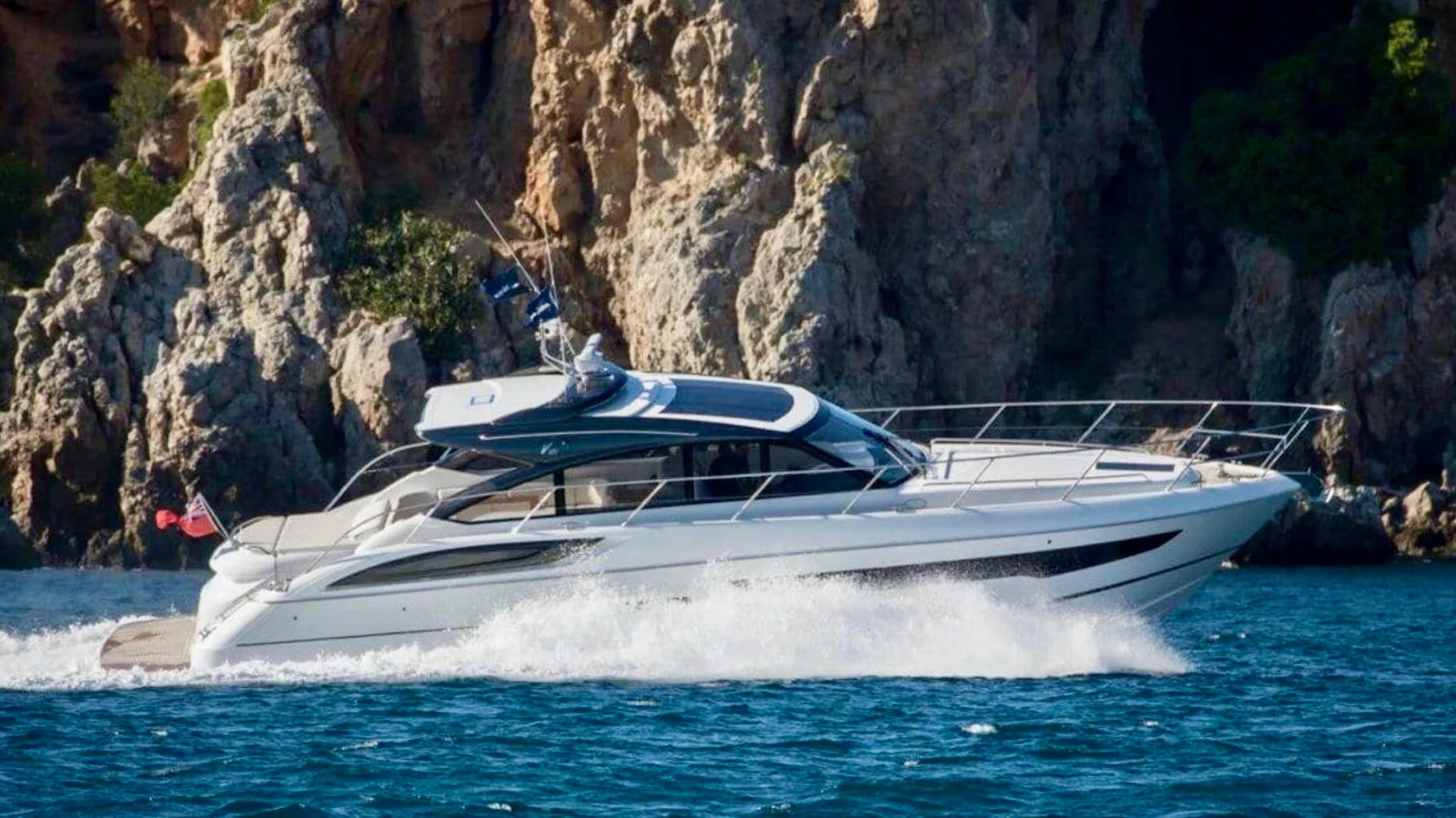 Princess V58, photo 6 location yacht Cannes