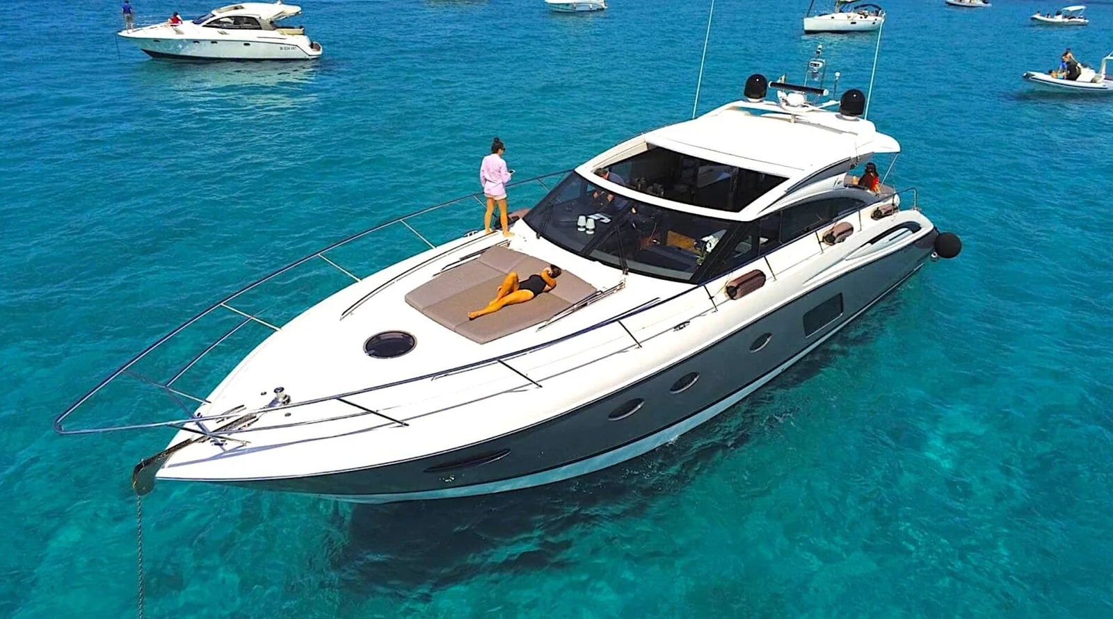 Princess V62 Sport, photo 3 location yacht Cannes