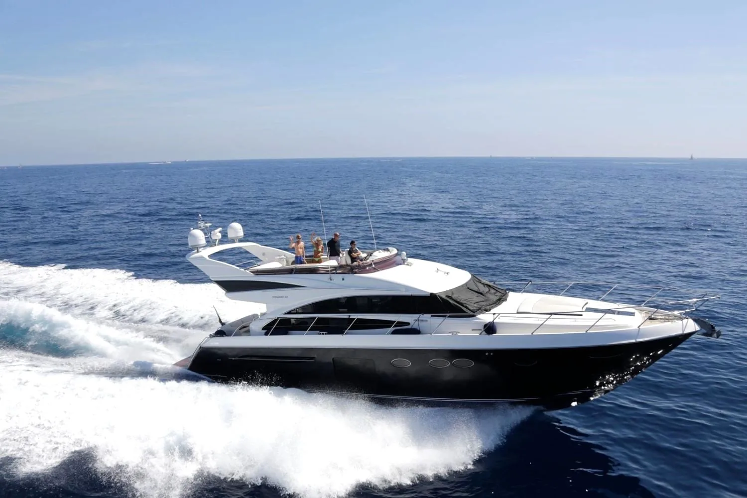 PRINCESS V64 - photo 2 yacht charter Cannes
