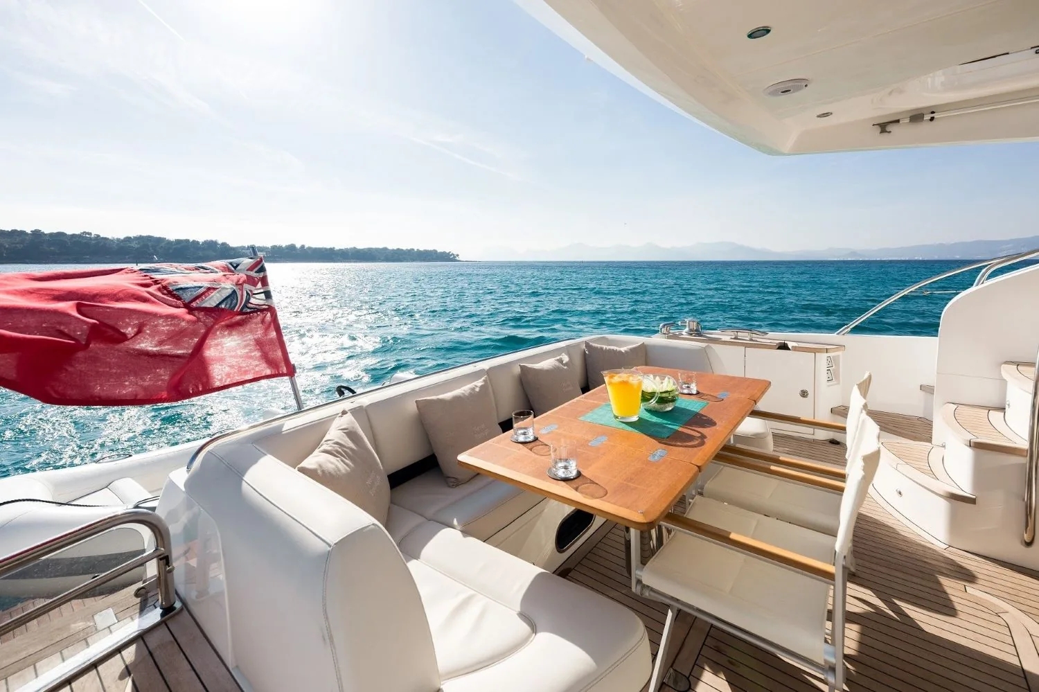 PRINCESS V64 - photo 7 yacht charter Cannes