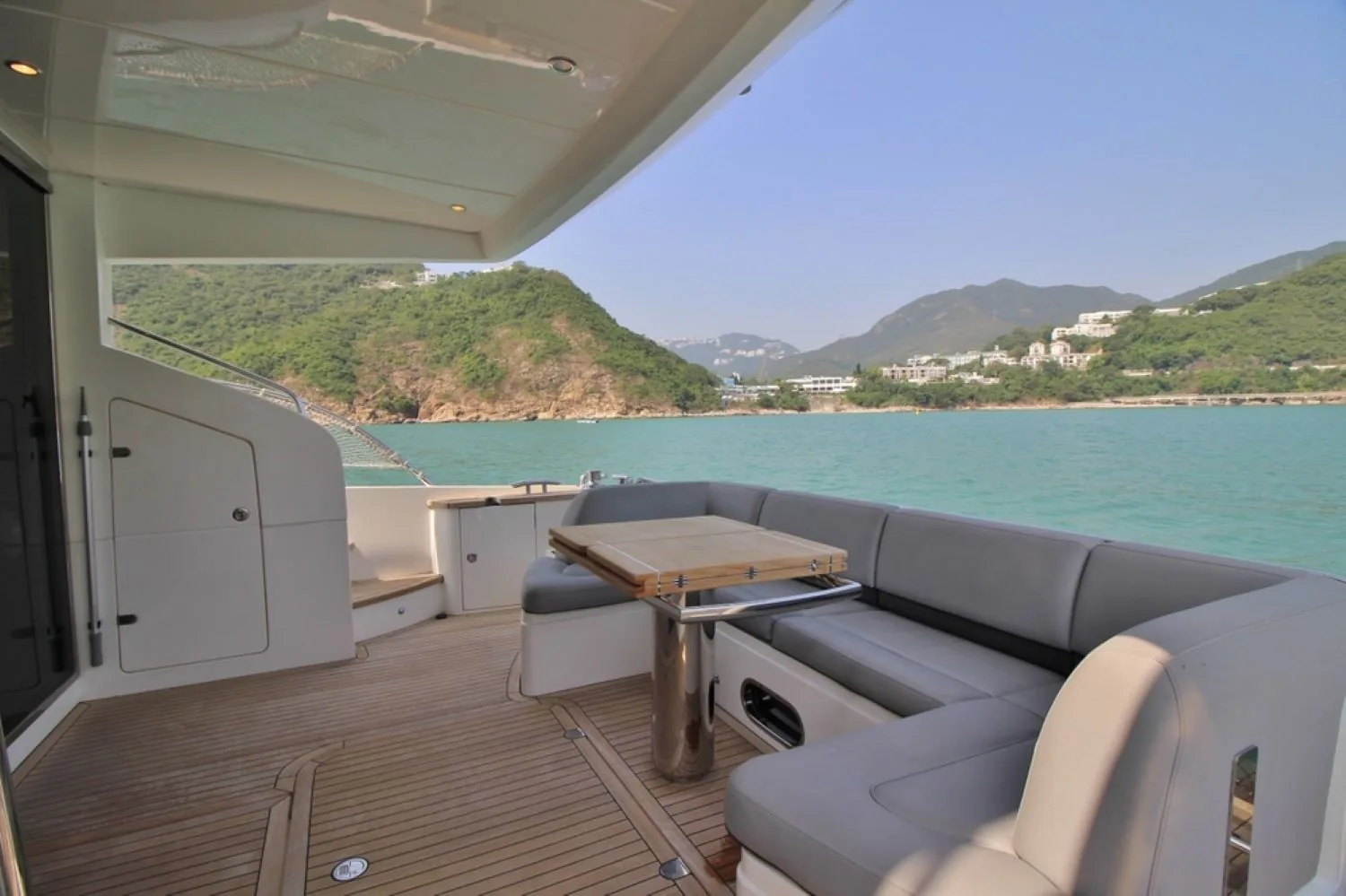 PRINCESS V64 - photo 8 yacht charter Cannes