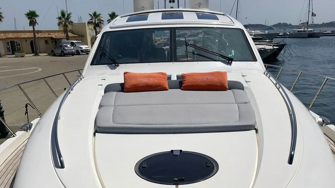 Princess V70, photo 8 location yacht Cannes