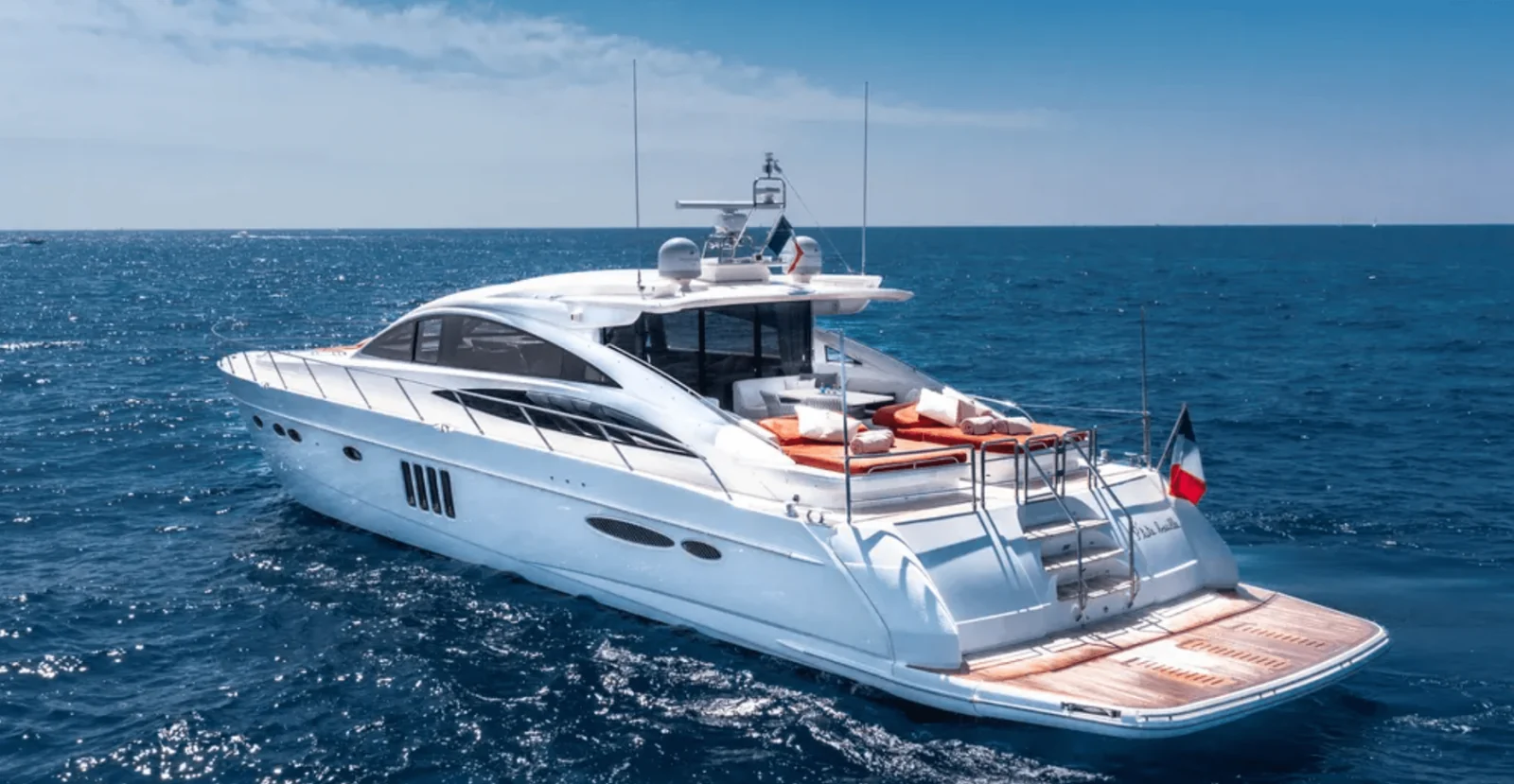 Princess V70, photo 10 location yacht Cannes