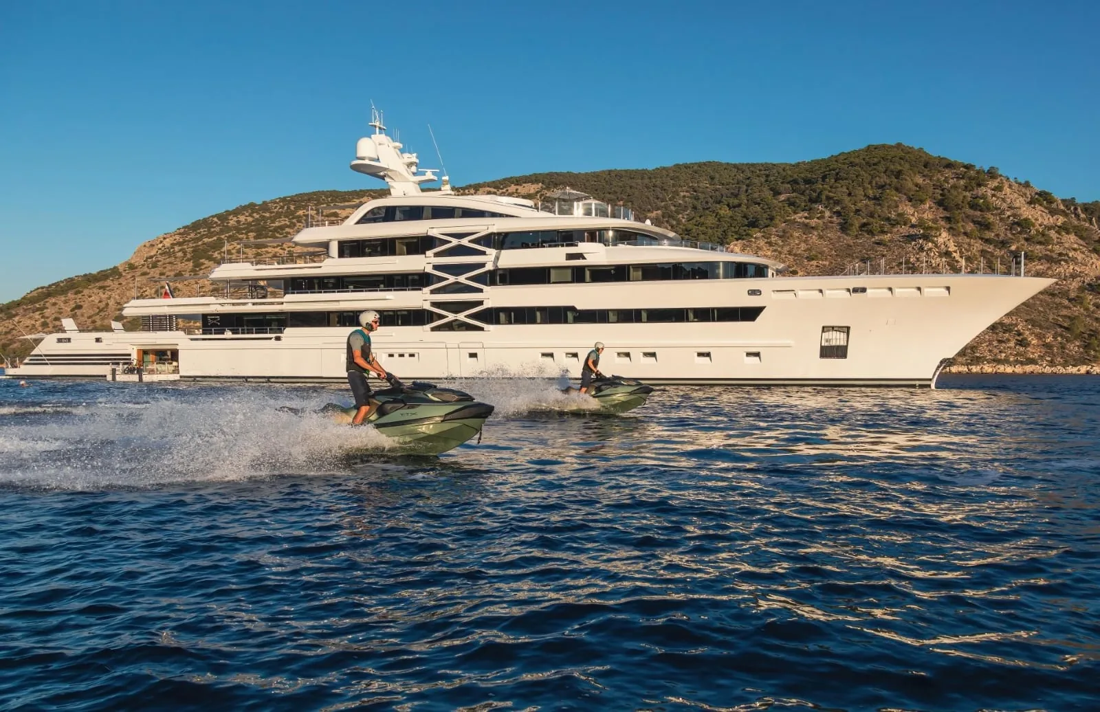 PROJECT X - photo 3 yacht charter Cannes