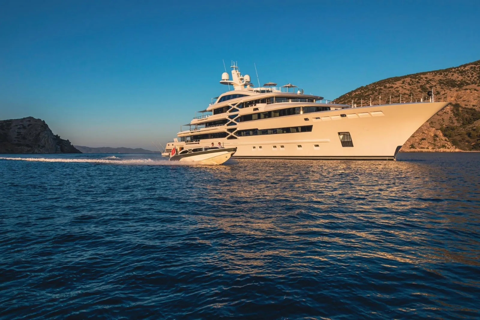 PROJECT X - photo 4 yacht charter Cannes