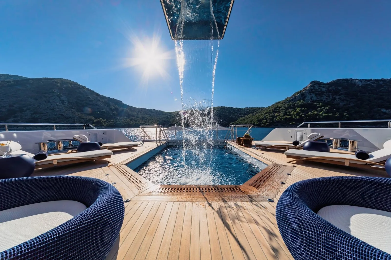 PROJECT X - photo 5 yacht charter Cannes
