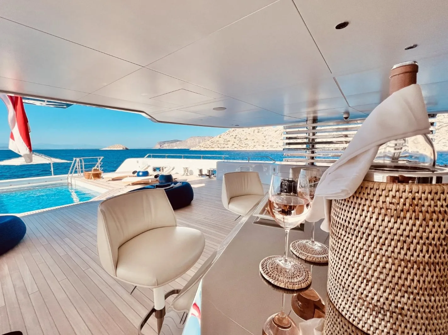 PROJECT X - photo 6 yacht charter Cannes