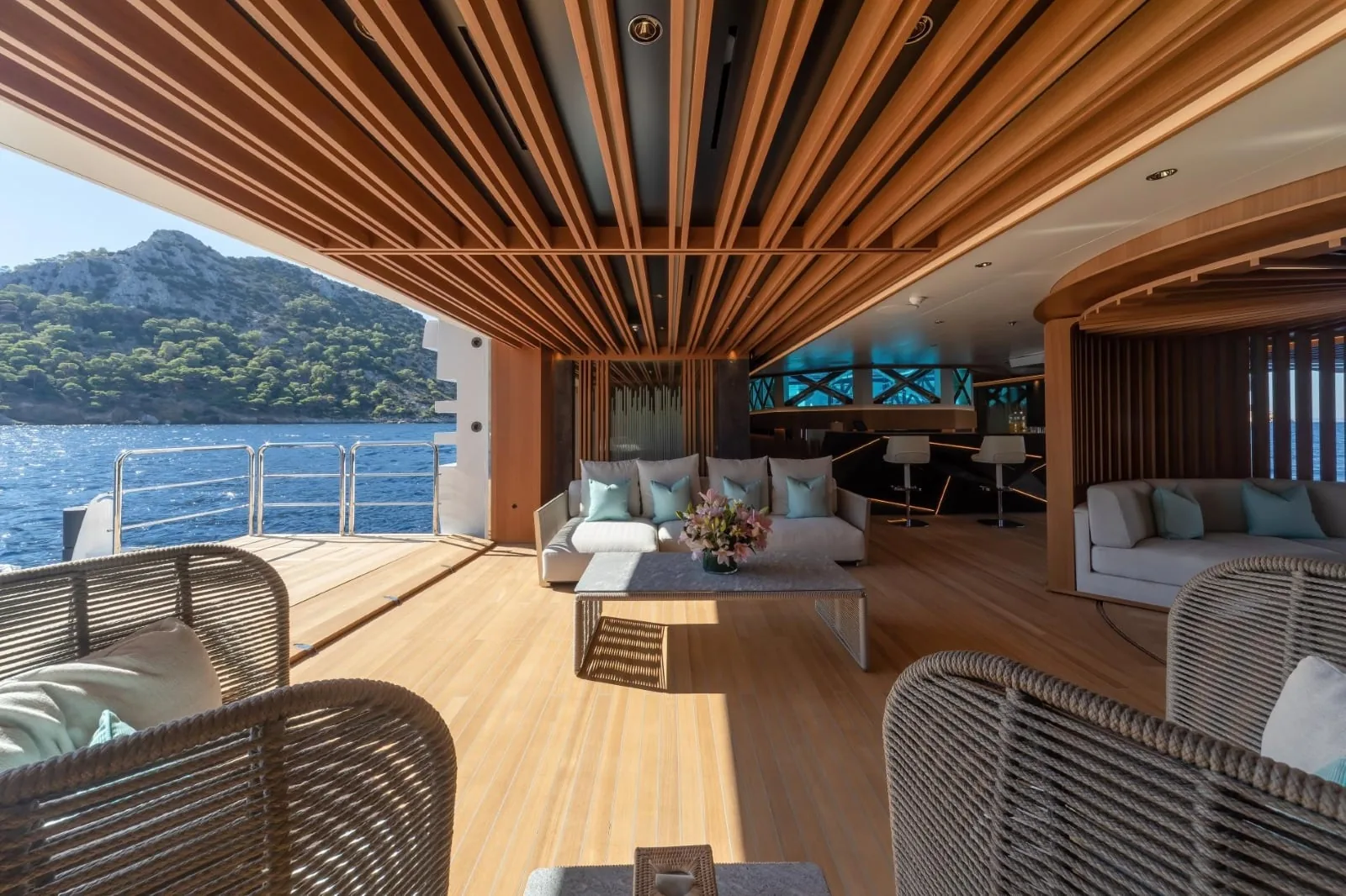 PROJECT X - photo 9 yacht charter Cannes