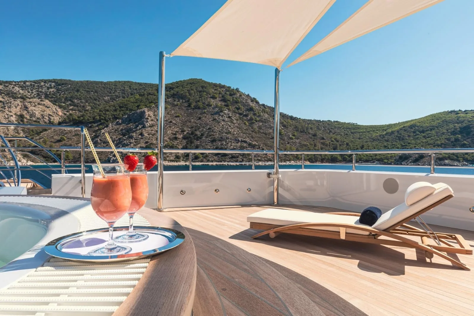 PROJECT X - photo 14 yacht charter Cannes