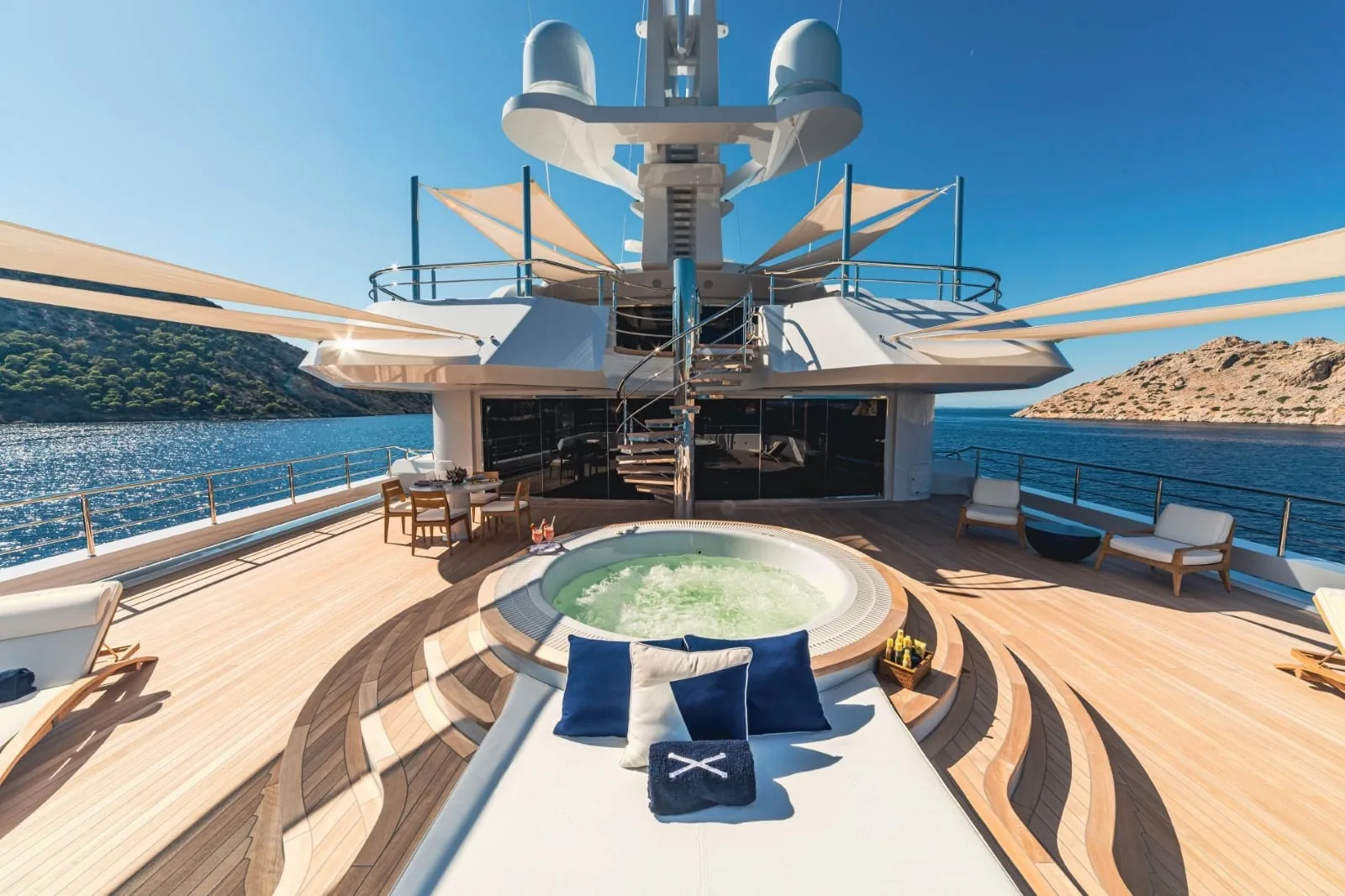 PROJECT X - photo 15 yacht charter Cannes
