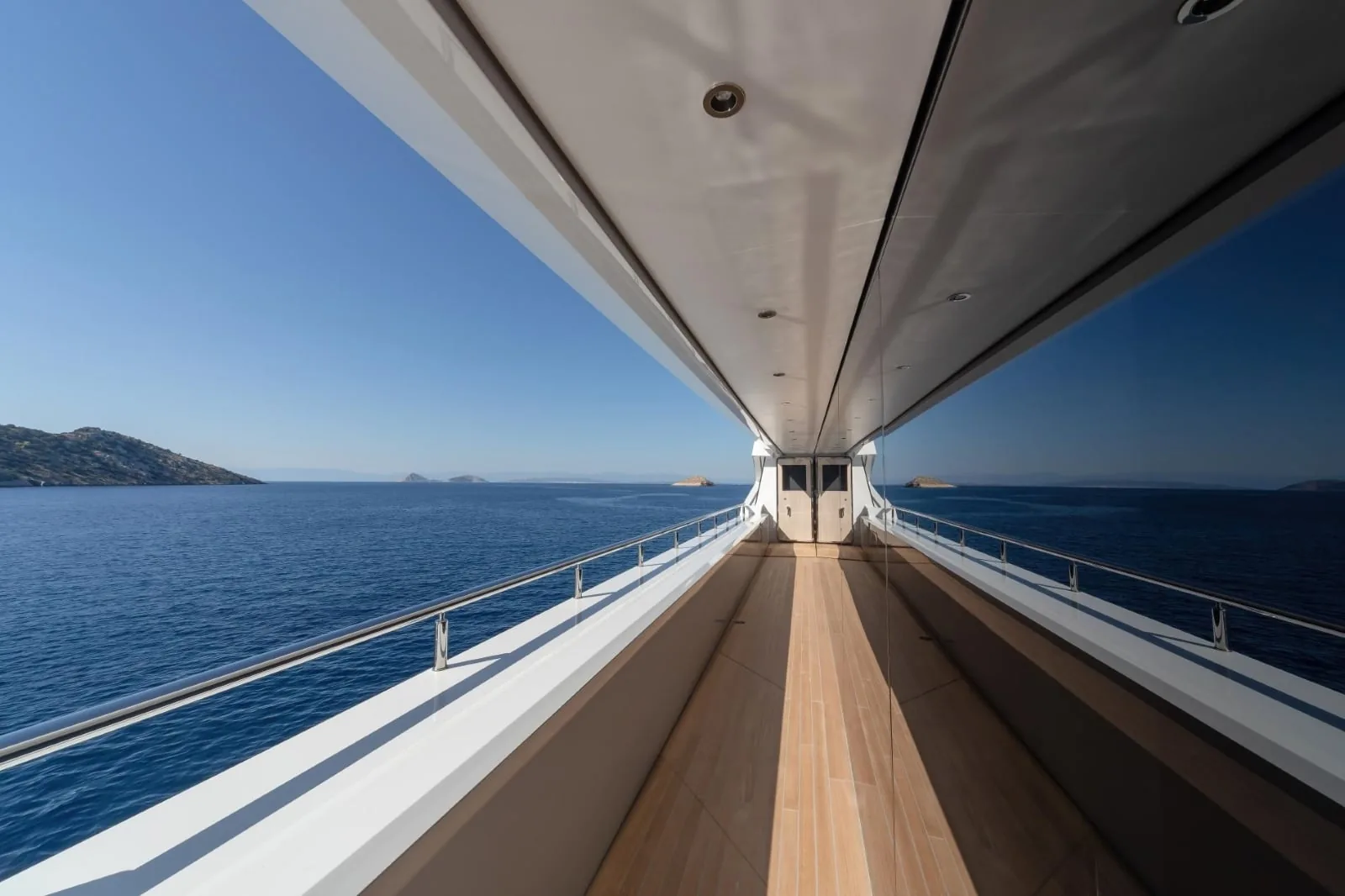 PROJECT X - photo 18 yacht charter Cannes