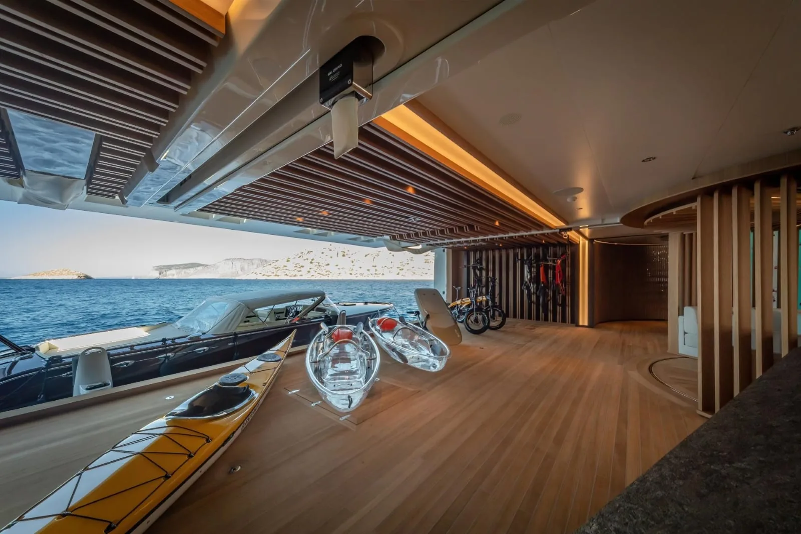 PROJECT X - photo 26 yacht charter Cannes