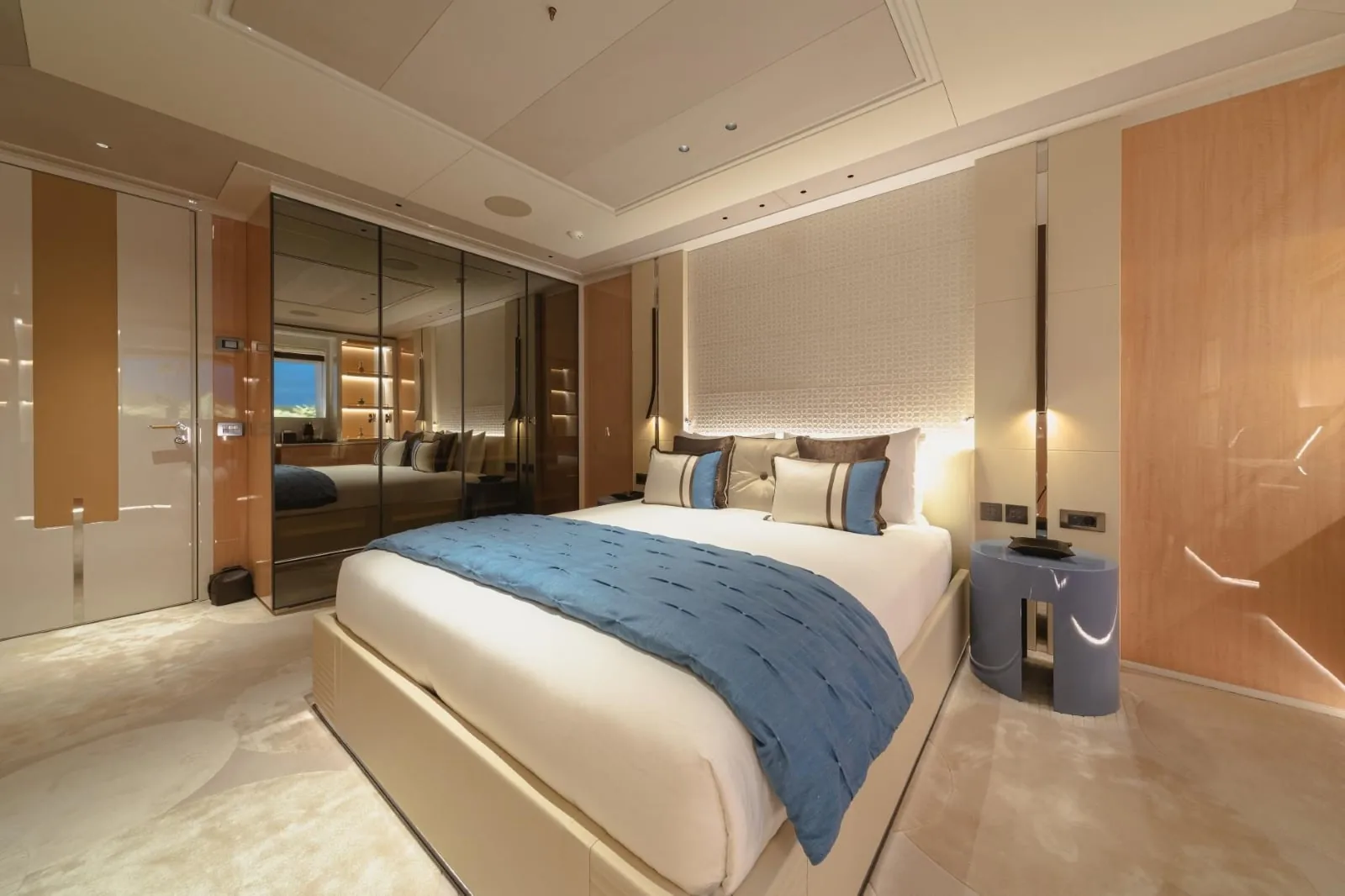 PROJECT X - photo 49 yacht charter Cannes