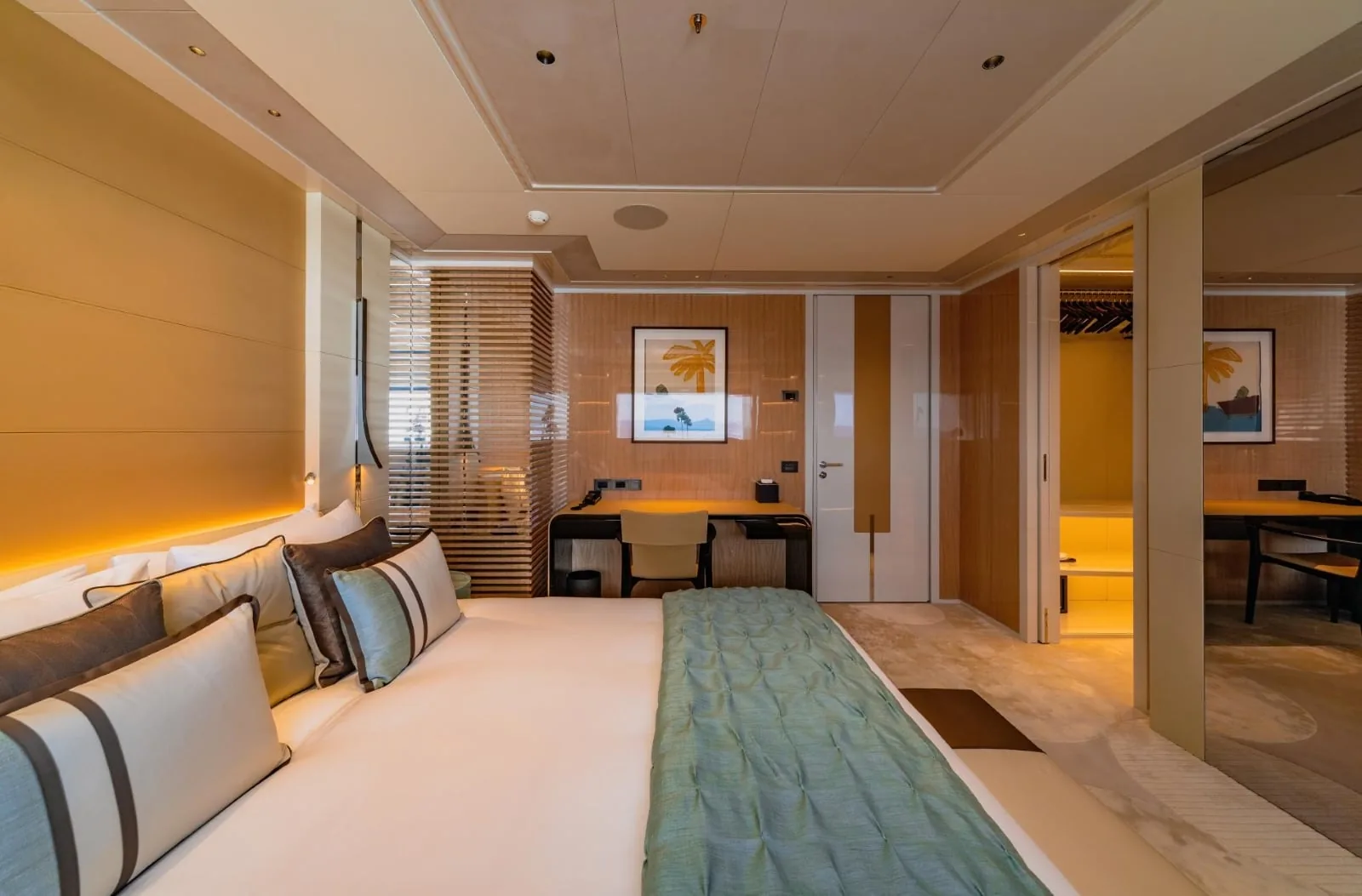 PROJECT X - photo 51 yacht charter Cannes