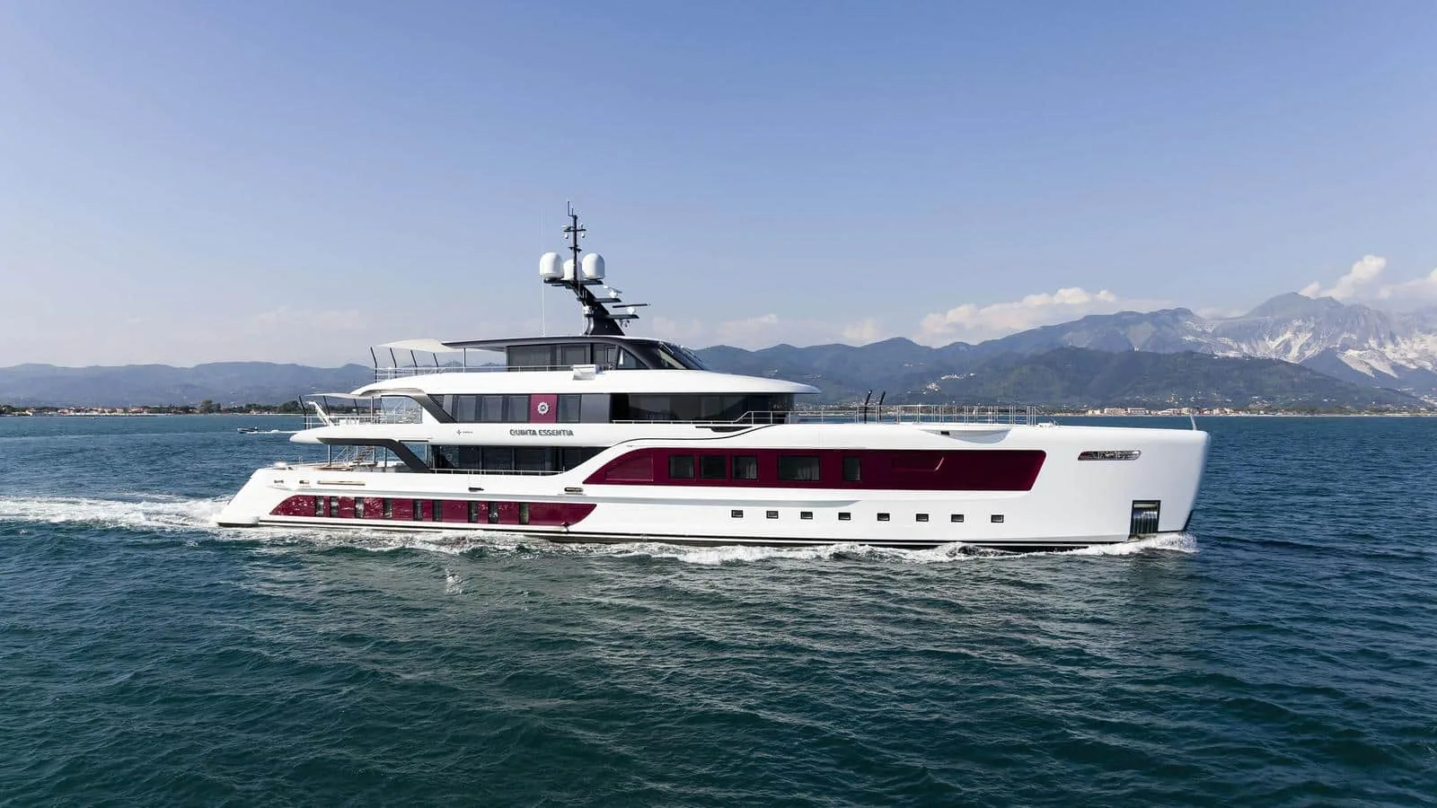 QUINTA ESSENTIA - photo 4 yacht charter Cannes