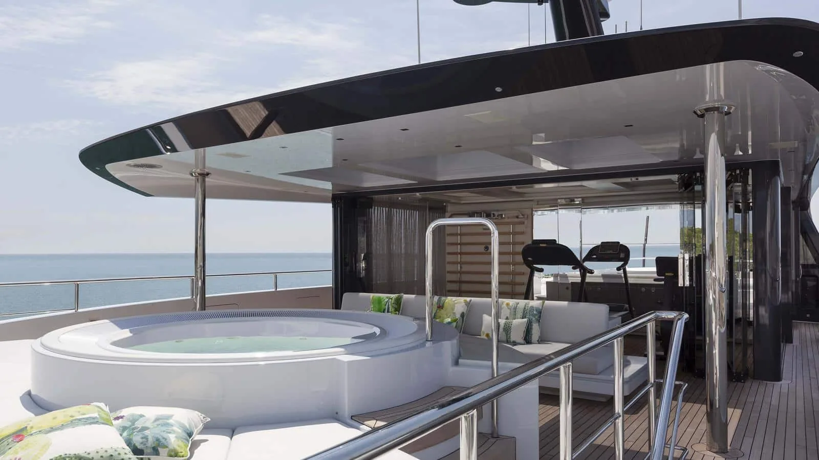 QUINTA ESSENTIA - photo 12 yacht charter Cannes
