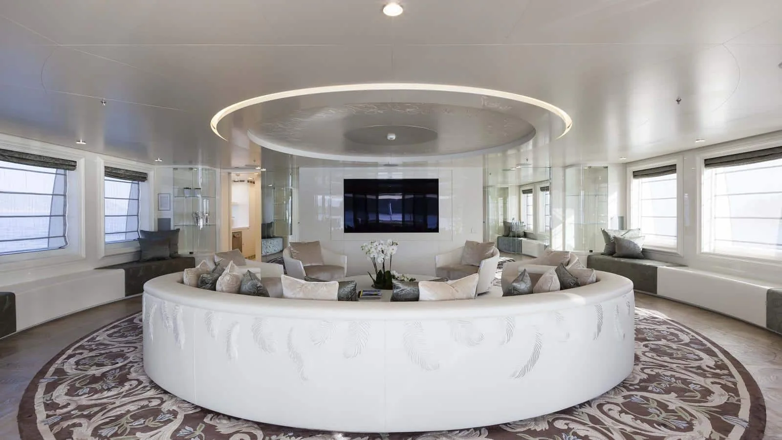 QUINTA ESSENTIA - photo 15 yacht charter Cannes