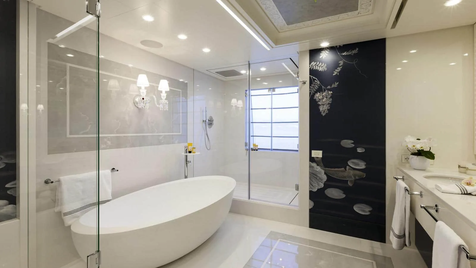 QUINTA ESSENTIA - photo 18 yacht charter Cannes