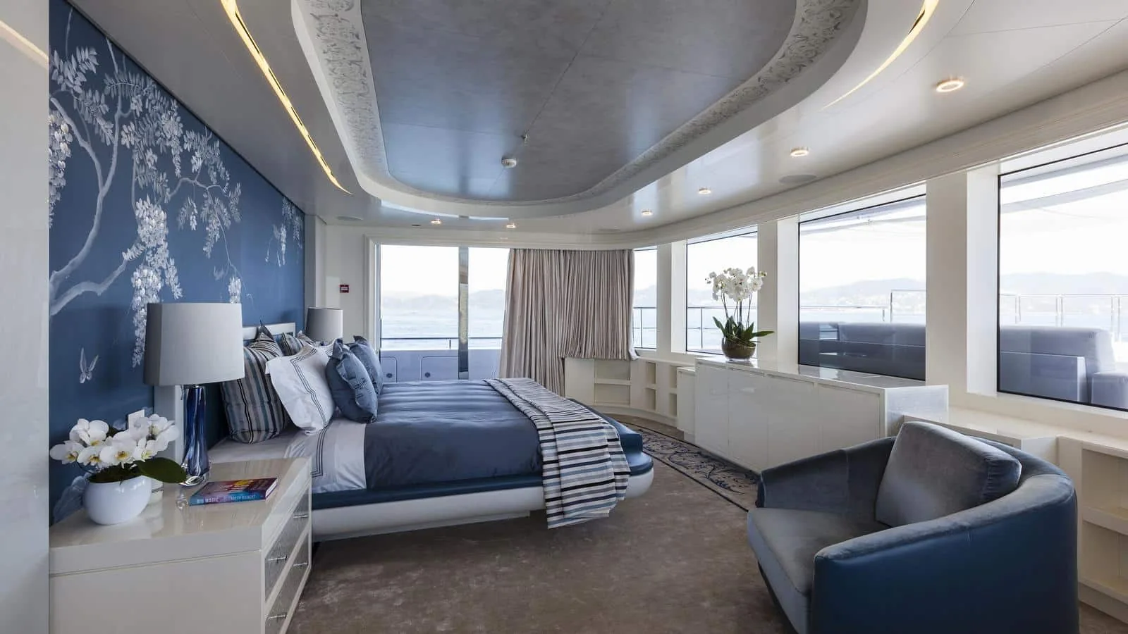 QUINTA ESSENTIA - photo 19 yacht charter Cannes