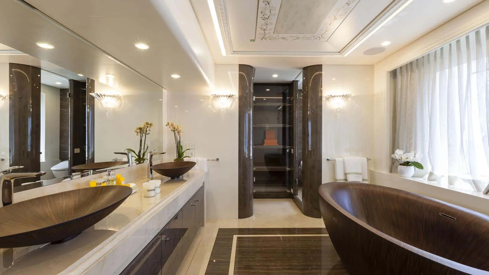 QUINTA ESSENTIA - photo 20 yacht charter Cannes