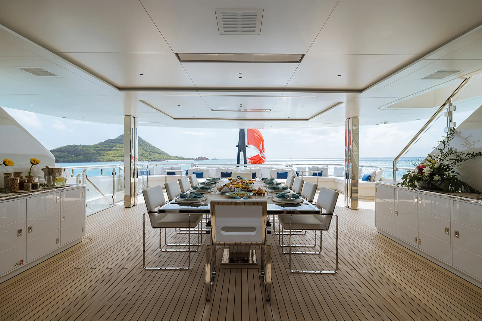RESILIENCE - photo 8 yacht charter Cannes