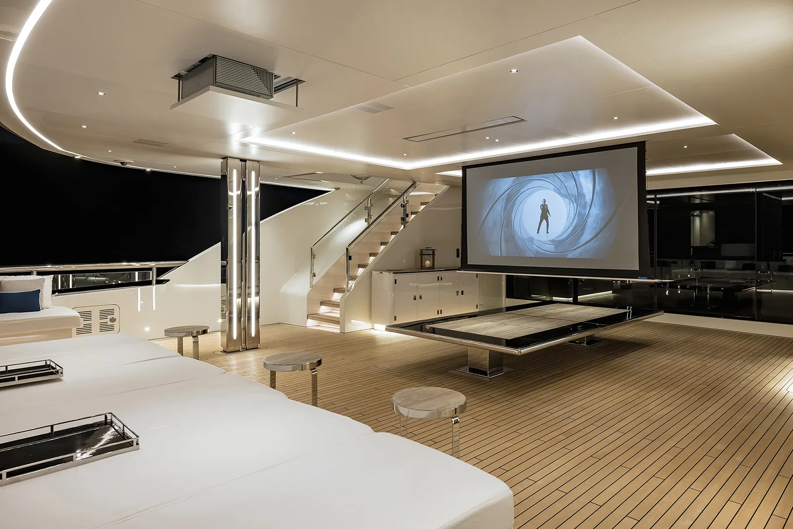 RESILIENCE - photo 9 yacht charter Cannes