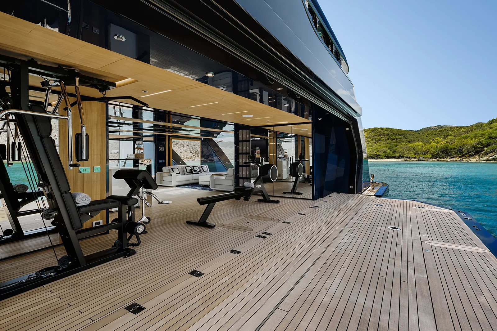 RESILIENCE - photo 16 yacht charter Cannes