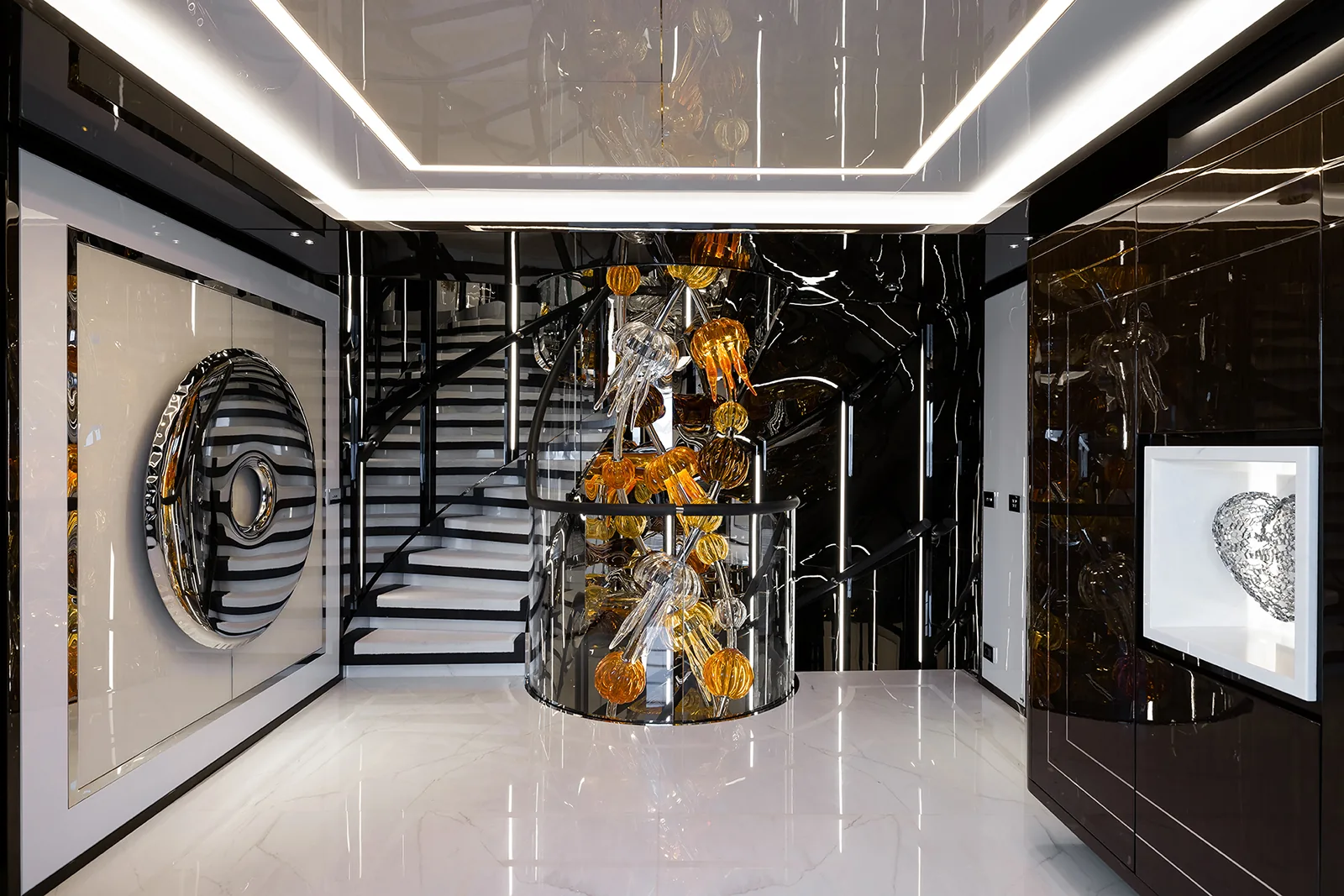 RESILIENCE - photo 17 yacht charter Cannes