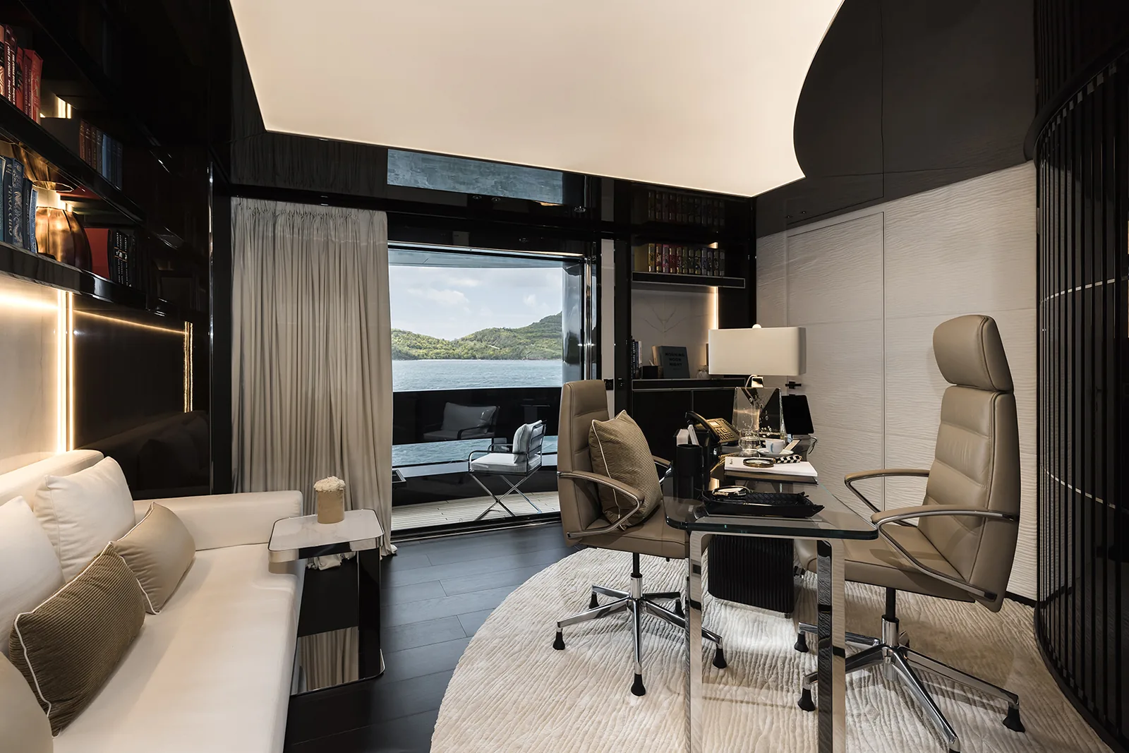 RESILIENCE - photo 25 yacht charter Cannes