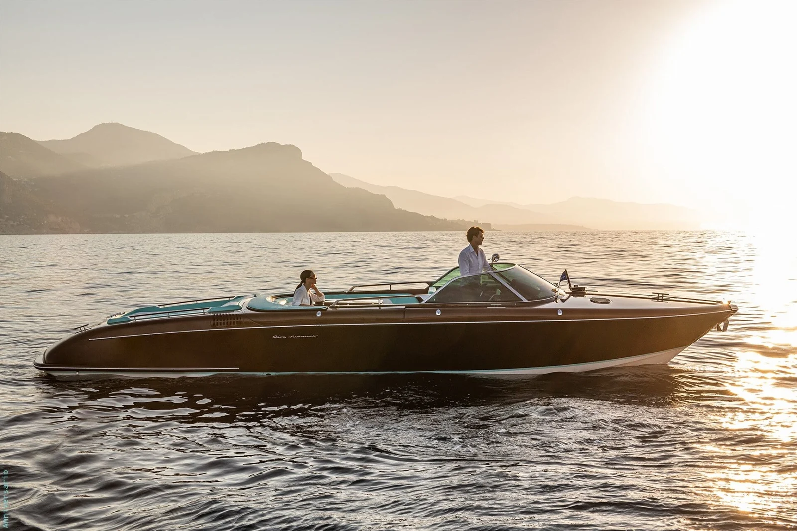 Riva 33 Aquariva Super, photo 2 location yacht Cannes