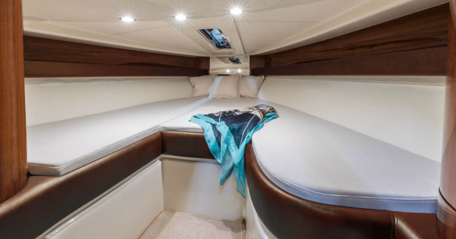 Riva 33 Aquariva Super, photo 5 location yacht Cannes