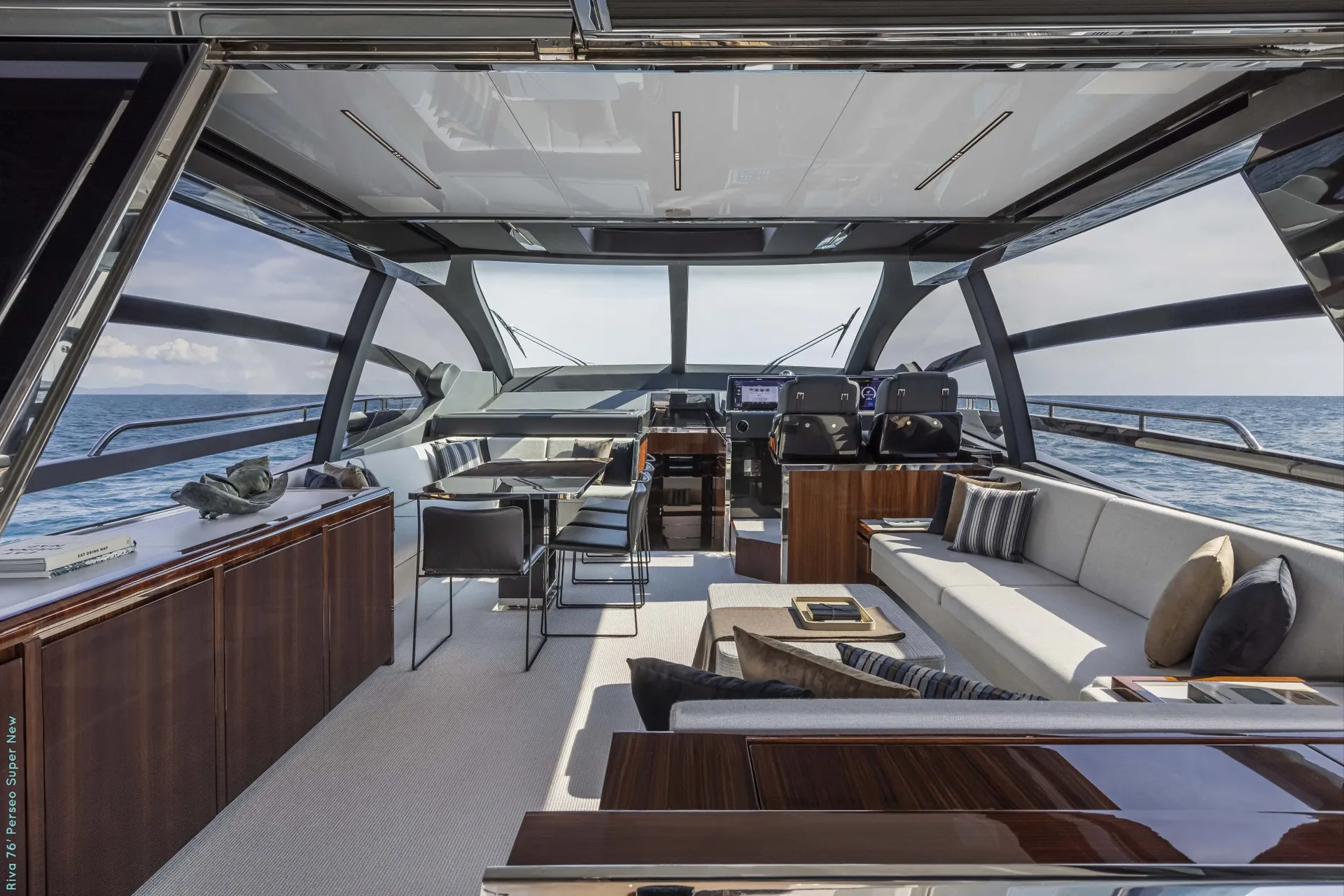Riva 76 — photo 9 location yacht Cannes