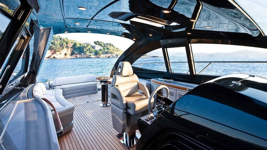 RIVA VERTIGO 63 - photo 3 yacht charter Cannes