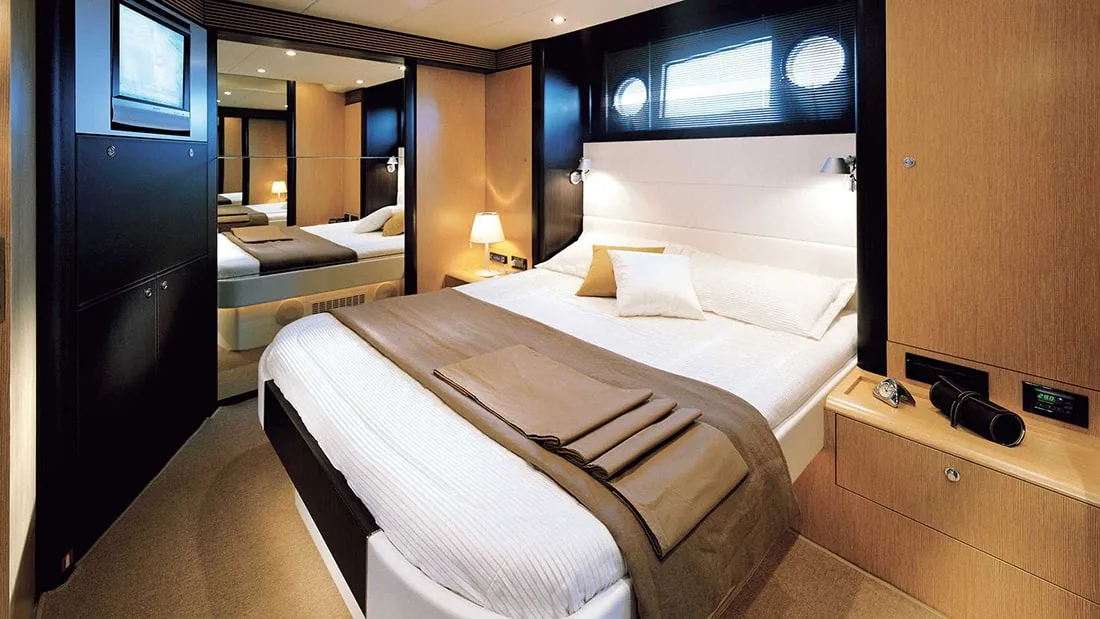 RIVA VERTIGO 63 - photo 5 yacht charter Cannes