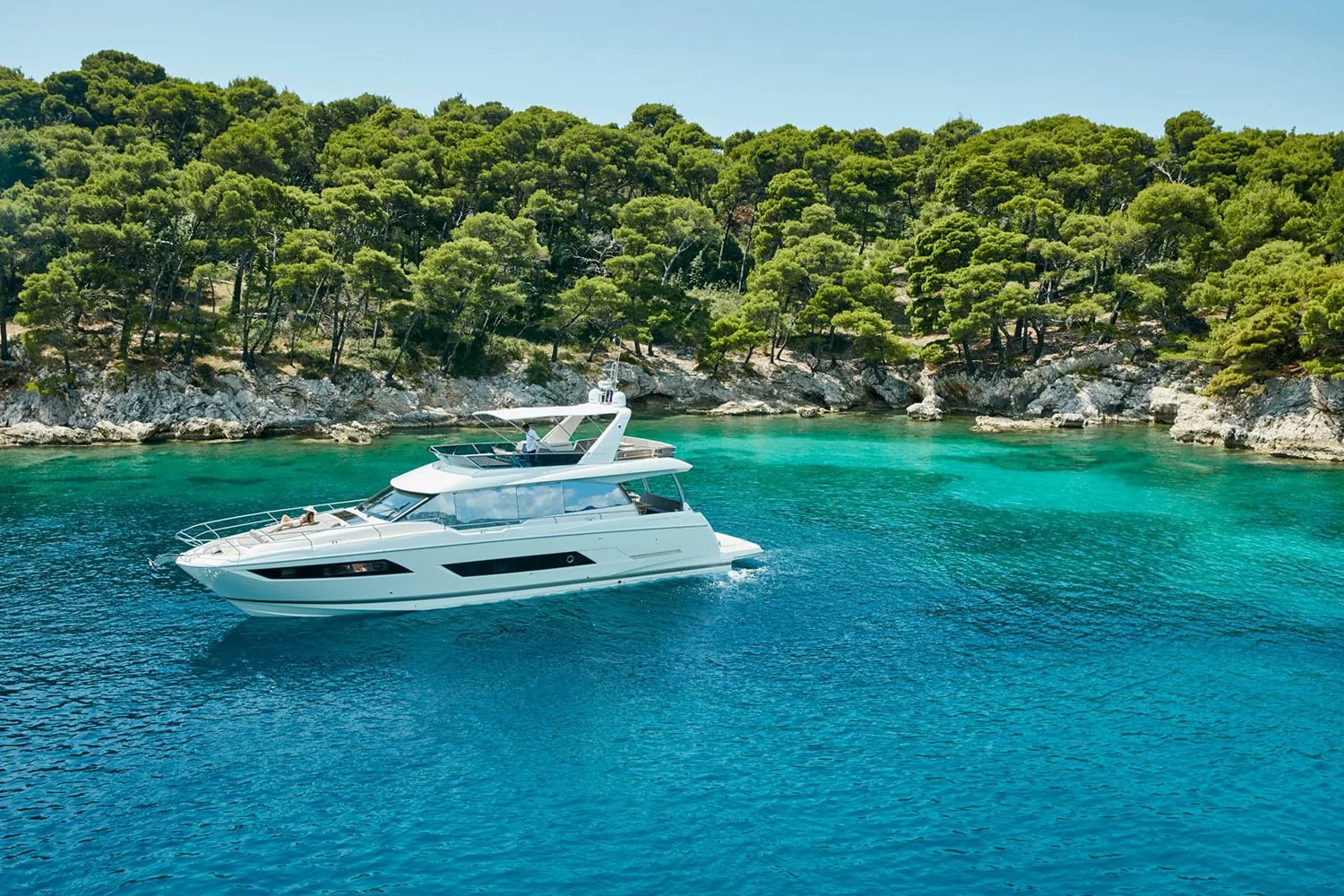 ROMY ONE - photo 3 yacht charter Cannes