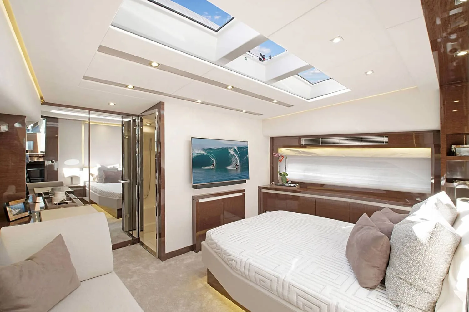 ROMY ONE - photo 20 yacht charter Cannes